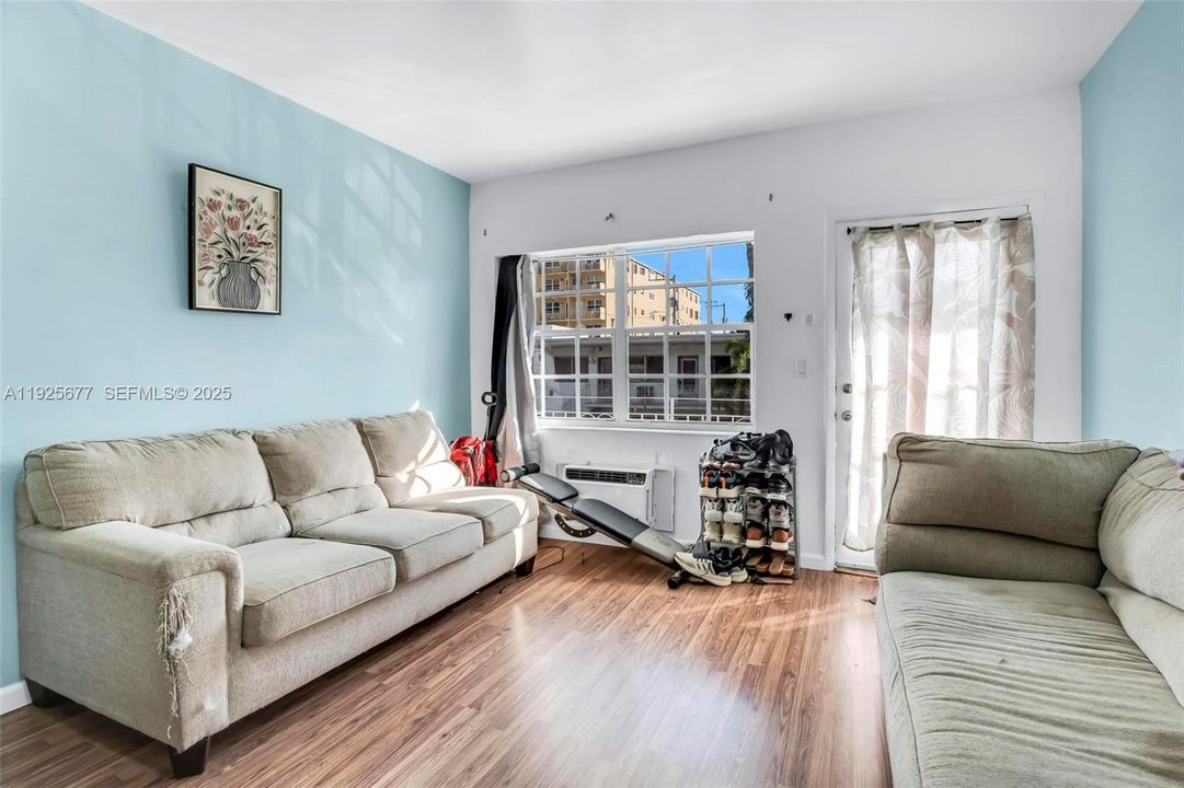 For Sale: $199,000 (0 beds, 1 baths, 400 Square Feet)