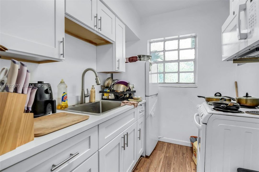 For Sale: $199,000 (0 beds, 1 baths, 400 Square Feet)