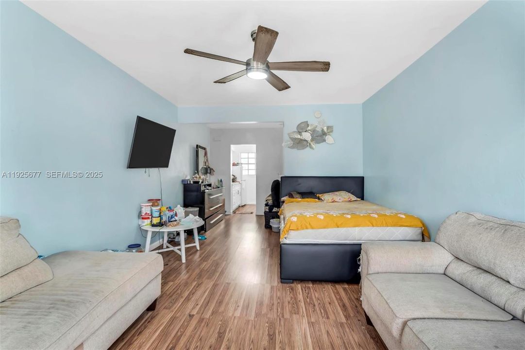 For Sale: $199,000 (0 beds, 1 baths, 400 Square Feet)