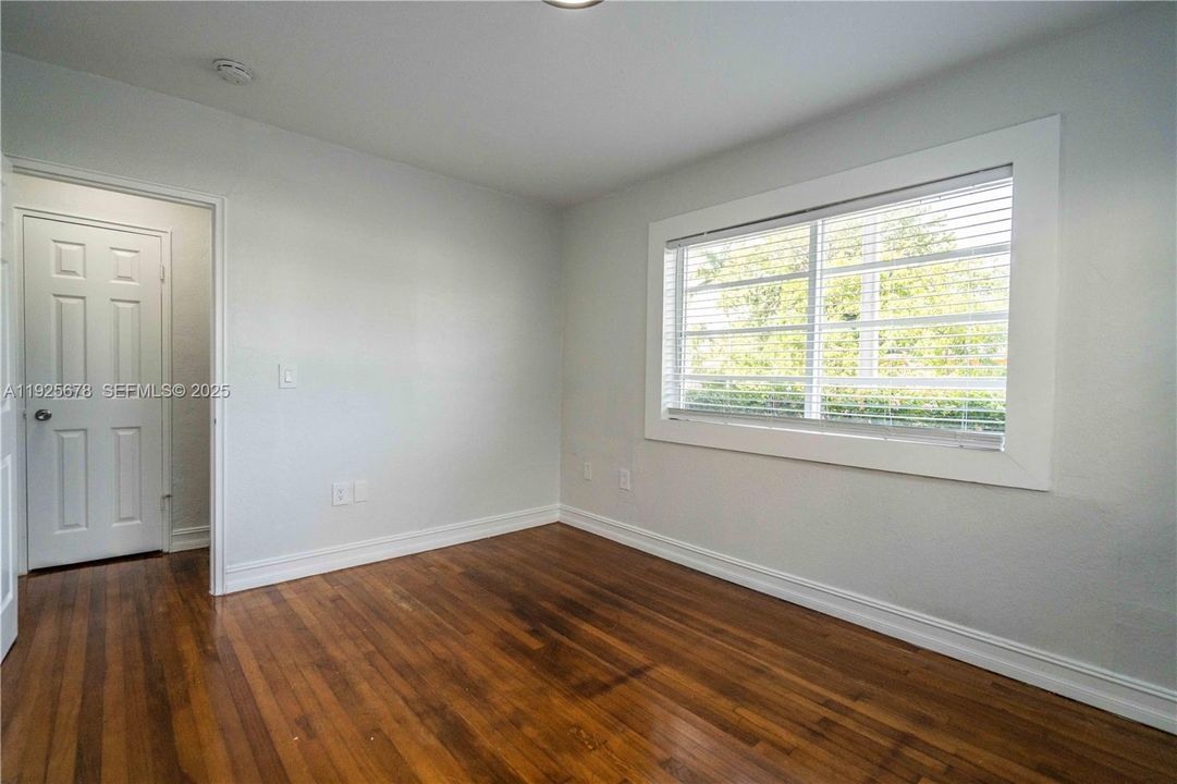 В аренду: $2,400 (2 спален, 2 ванн, 950 Квадратных фут)