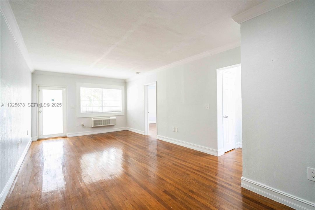 В аренду: $2,400 (2 спален, 2 ванн, 950 Квадратных фут)