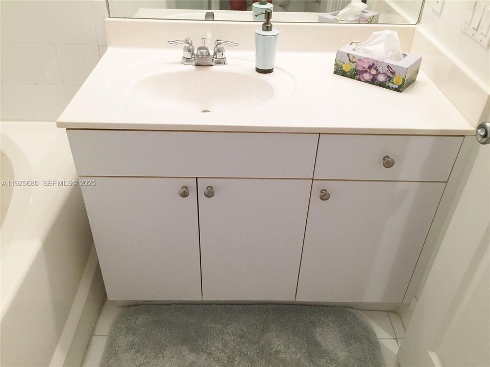 出租: $3,550 (3 贝兹, 3 浴室, 1270 平方英尺)