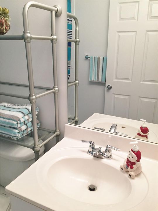 出租: $3,550 (3 贝兹, 3 浴室, 1270 平方英尺)