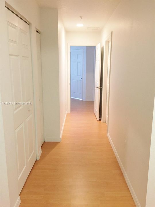 出租: $3,550 (3 贝兹, 3 浴室, 1270 平方英尺)