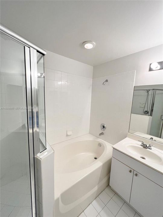 出租: $3,550 (3 贝兹, 3 浴室, 1270 平方英尺)