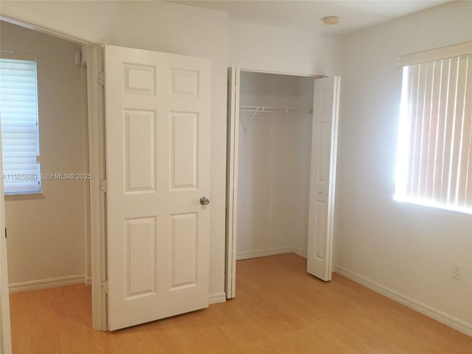 出租: $3,550 (3 贝兹, 3 浴室, 1270 平方英尺)