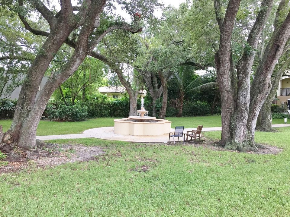 出租: $3,550 (3 贝兹, 3 浴室, 1270 平方英尺)