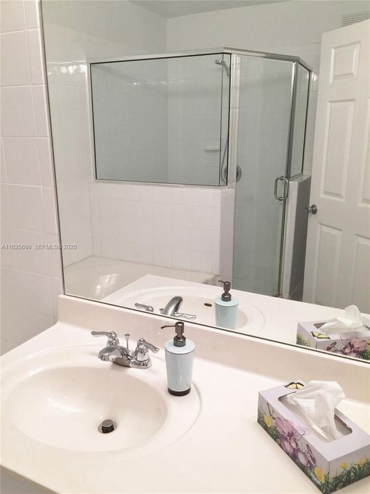 出租: $3,550 (3 贝兹, 3 浴室, 1270 平方英尺)