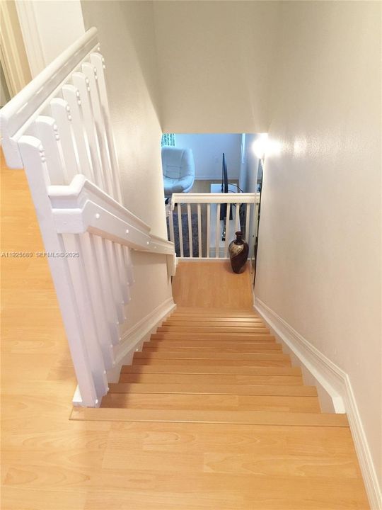 出租: $3,550 (3 贝兹, 3 浴室, 1270 平方英尺)