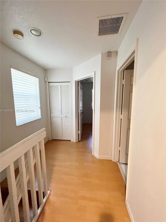 出租: $3,550 (3 贝兹, 3 浴室, 1270 平方英尺)