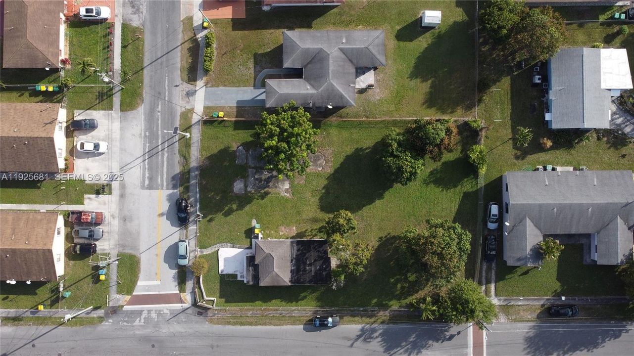 待售: $390,000 (0 贝兹, 0 浴室, 804 平方英尺)