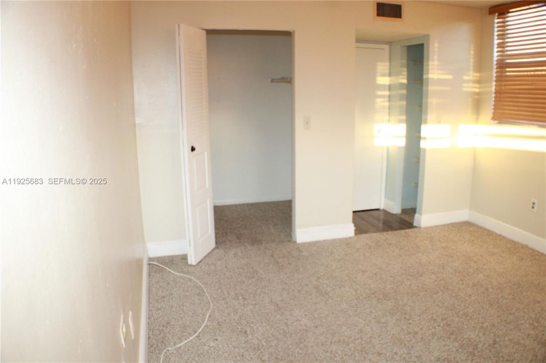For Rent: $1,700 (1 beds, 1 baths, 810 Square Feet)