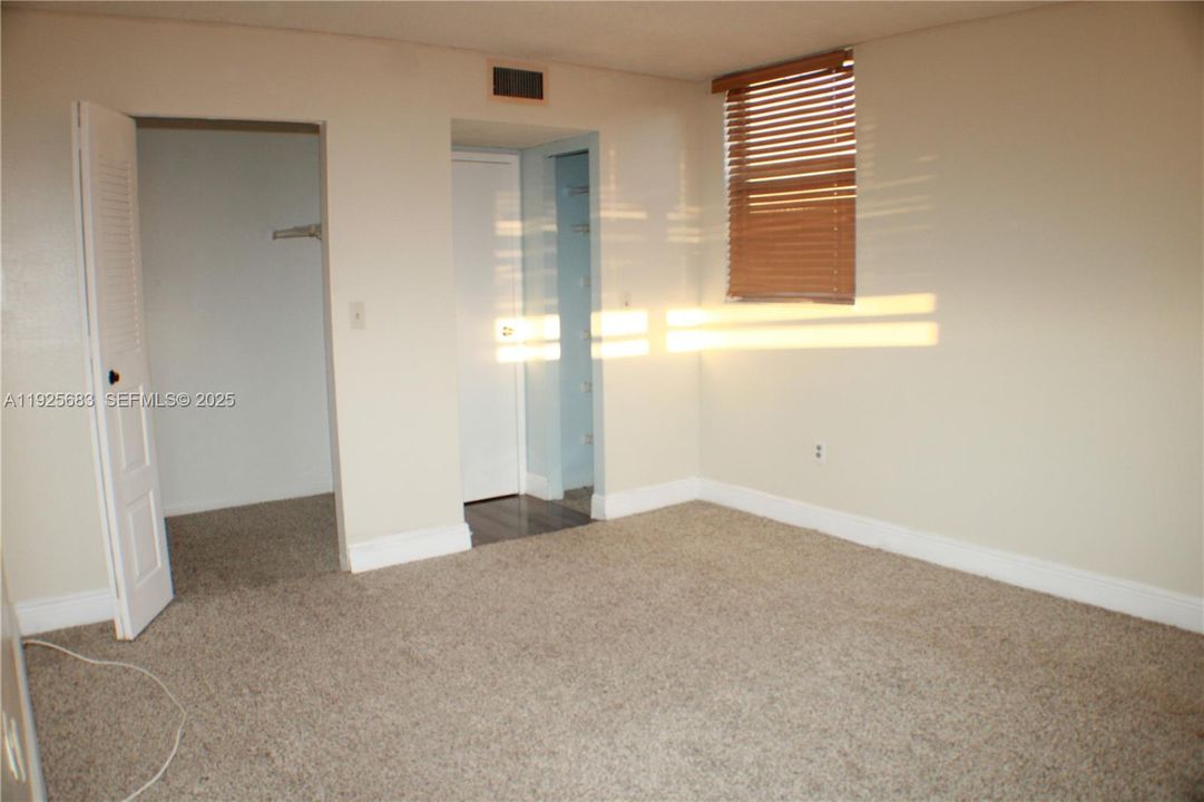 For Rent: $1,700 (1 beds, 1 baths, 810 Square Feet)