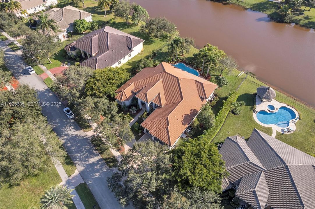 待售: $1,750,000 (4 贝兹, 4 浴室, 4130 平方英尺)