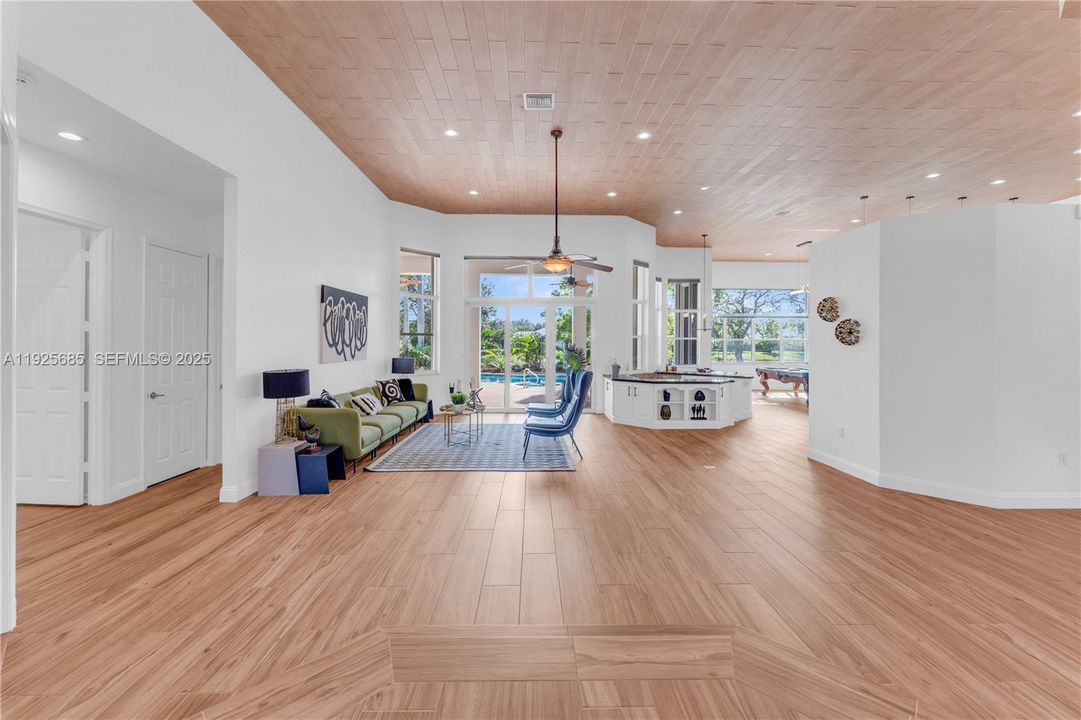 待售: $1,750,000 (4 贝兹, 4 浴室, 4130 平方英尺)