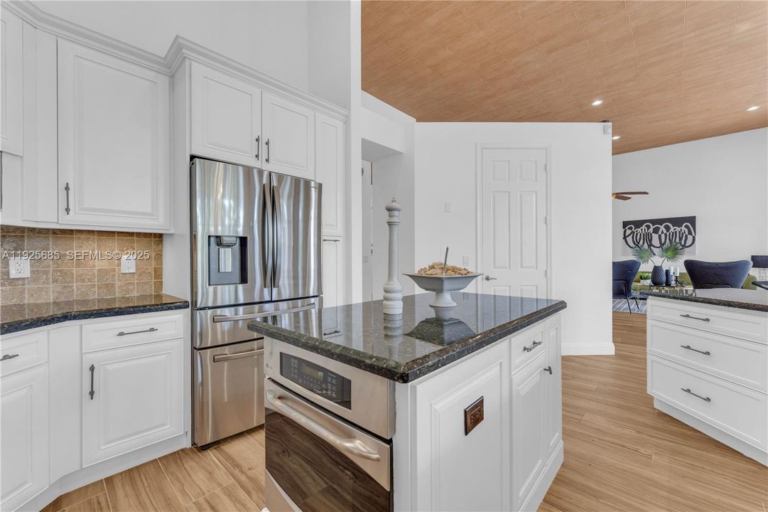 待售: $1,750,000 (4 贝兹, 4 浴室, 4130 平方英尺)