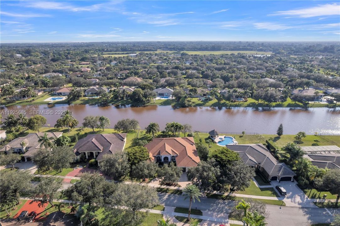 待售: $1,750,000 (4 贝兹, 4 浴室, 4130 平方英尺)