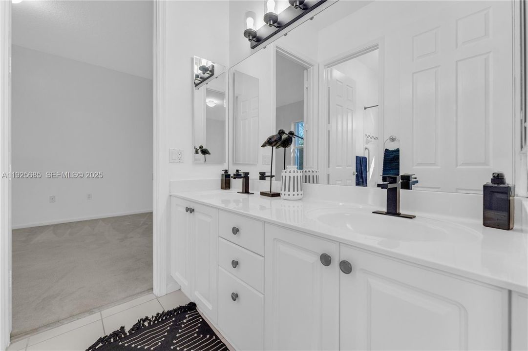 待售: $1,750,000 (4 贝兹, 4 浴室, 4130 平方英尺)