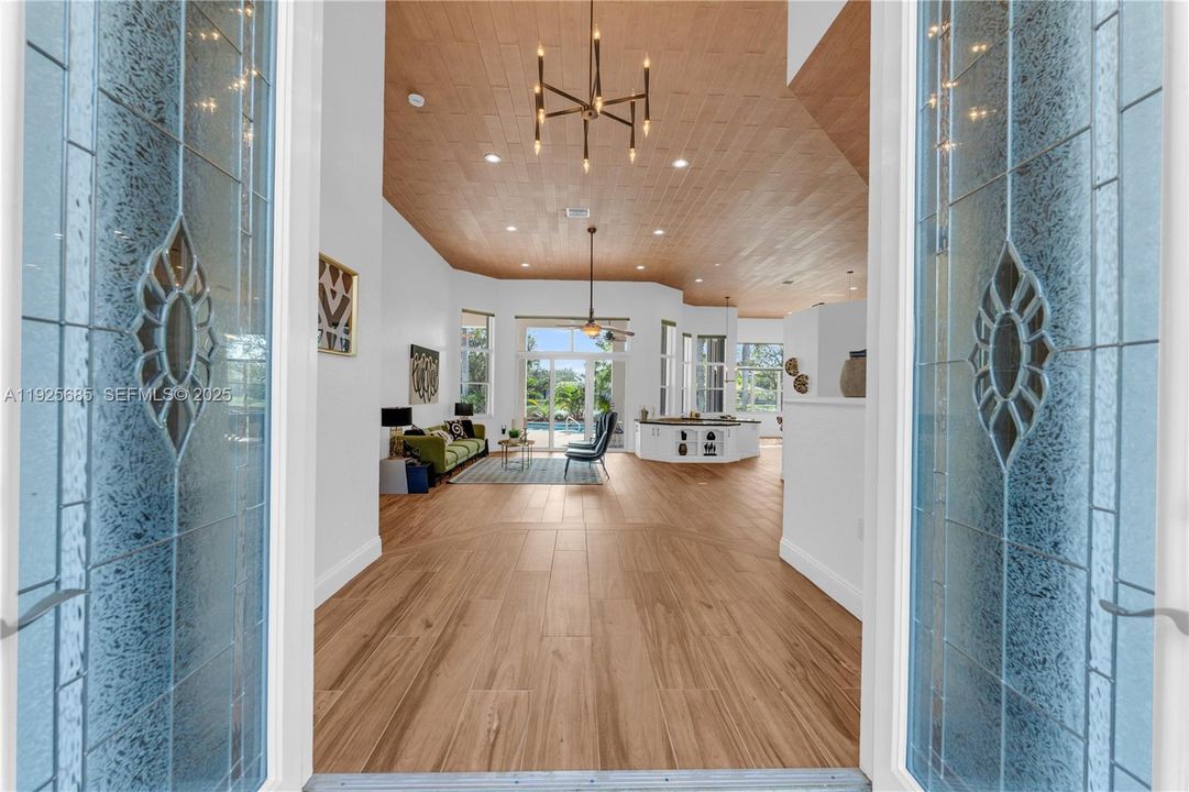 待售: $1,750,000 (4 贝兹, 4 浴室, 4130 平方英尺)