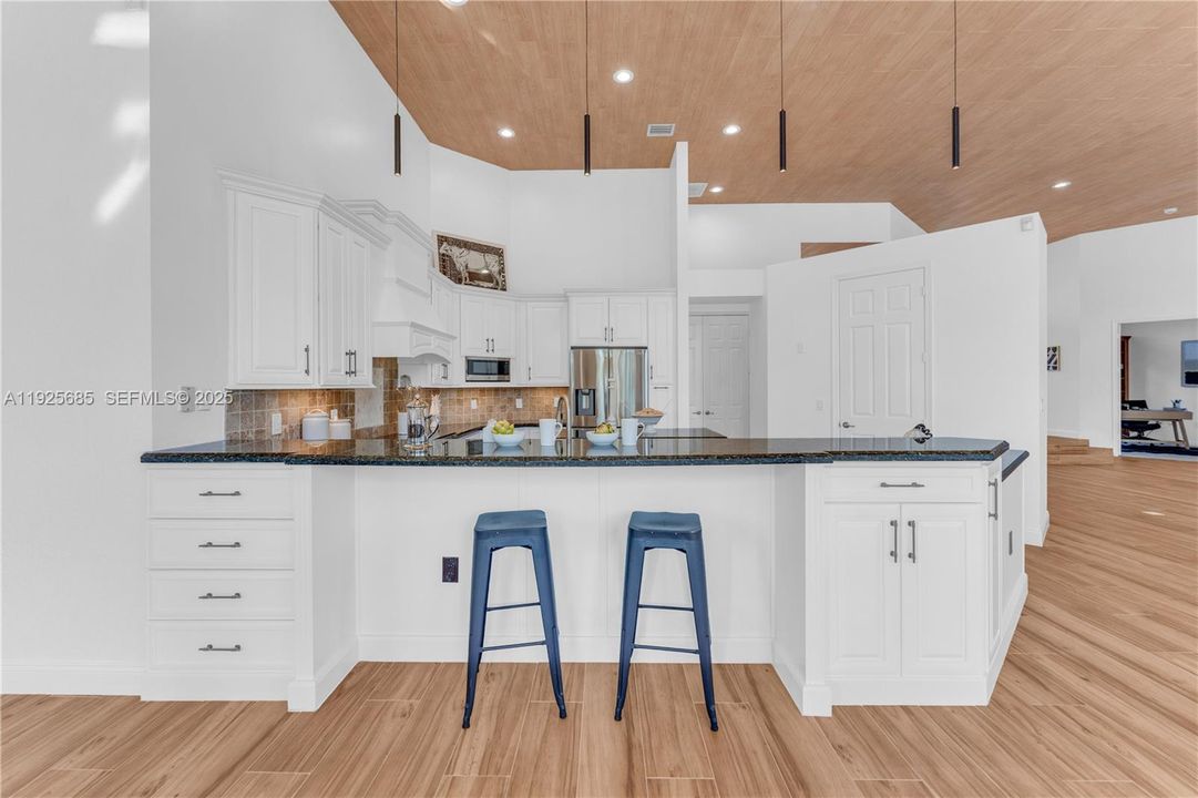 待售: $1,750,000 (4 贝兹, 4 浴室, 4130 平方英尺)