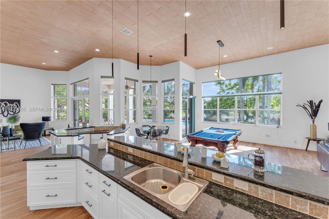 待售: $1,750,000 (4 贝兹, 4 浴室, 4130 平方英尺)