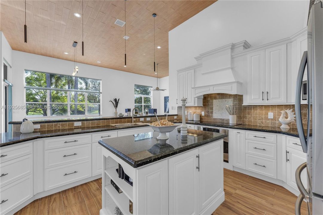 待售: $1,750,000 (4 贝兹, 4 浴室, 4130 平方英尺)