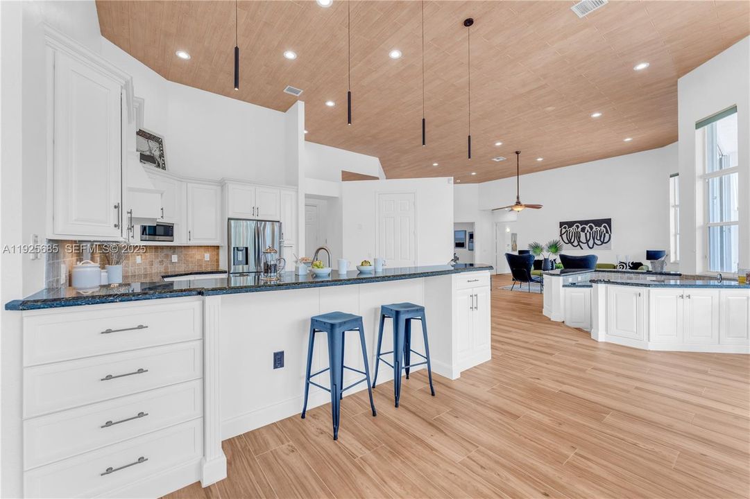 待售: $1,750,000 (4 贝兹, 4 浴室, 4130 平方英尺)