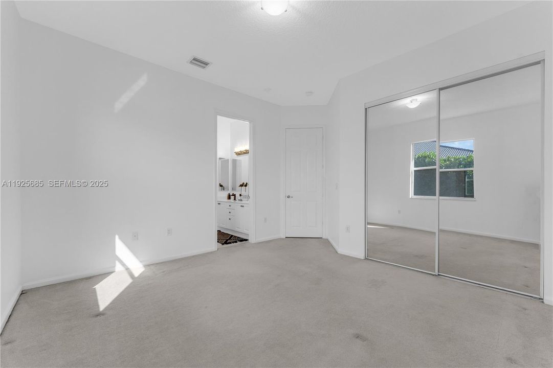 待售: $1,750,000 (4 贝兹, 4 浴室, 4130 平方英尺)