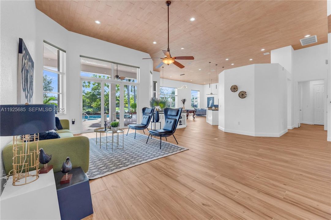 待售: $1,750,000 (4 贝兹, 4 浴室, 4130 平方英尺)