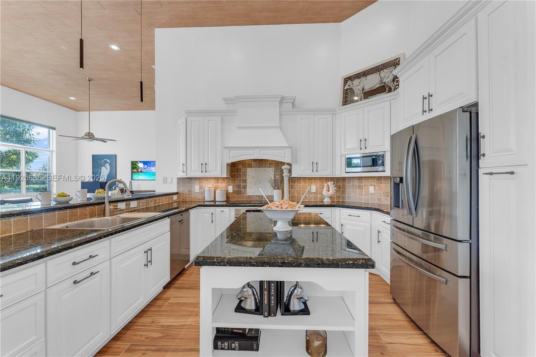 待售: $1,750,000 (4 贝兹, 4 浴室, 4130 平方英尺)