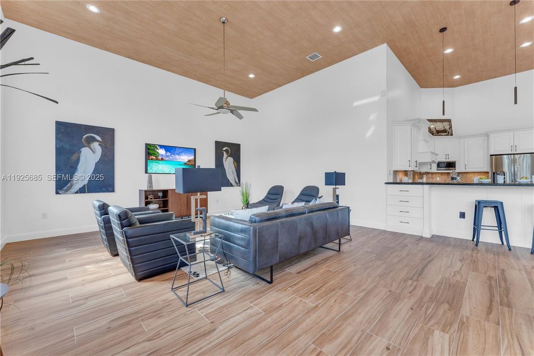 待售: $1,750,000 (4 贝兹, 4 浴室, 4130 平方英尺)