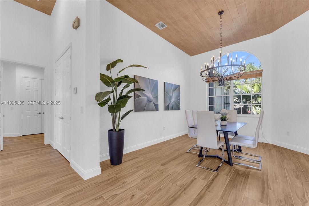 待售: $1,750,000 (4 贝兹, 4 浴室, 4130 平方英尺)