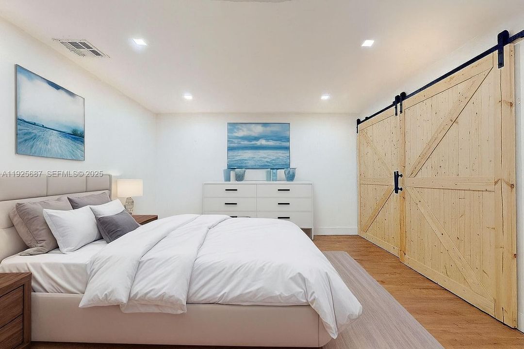 For Sale: $400,000 (4 beds, 2 baths, 2020 Square Feet)