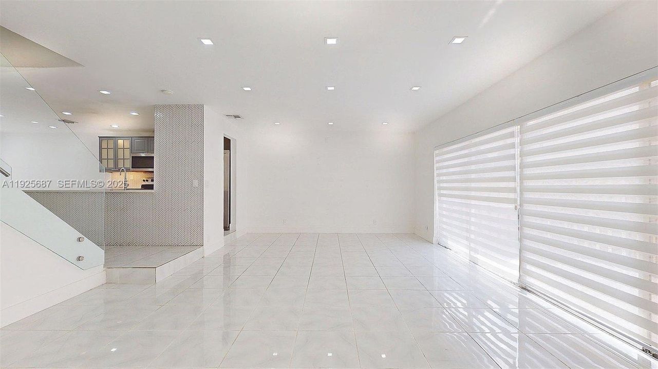 For Sale: $400,000 (4 beds, 2 baths, 2020 Square Feet)