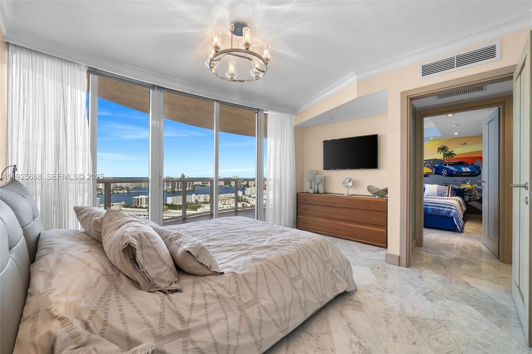 На продажу: $2,990,000 (3 спален, 3 ванн, 3018 Квадратных фут)