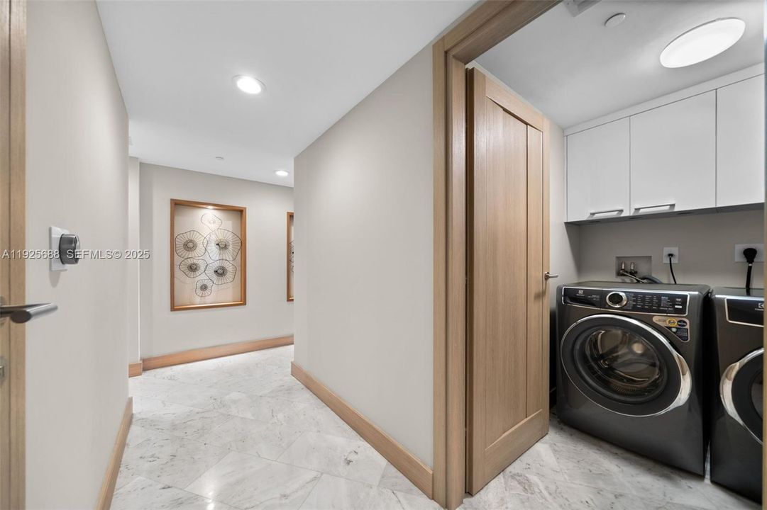 На продажу: $2,990,000 (3 спален, 3 ванн, 3018 Квадратных фут)