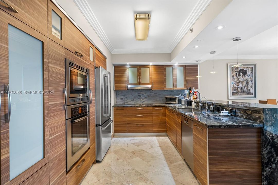 На продажу: $2,990,000 (3 спален, 3 ванн, 3018 Квадратных фут)