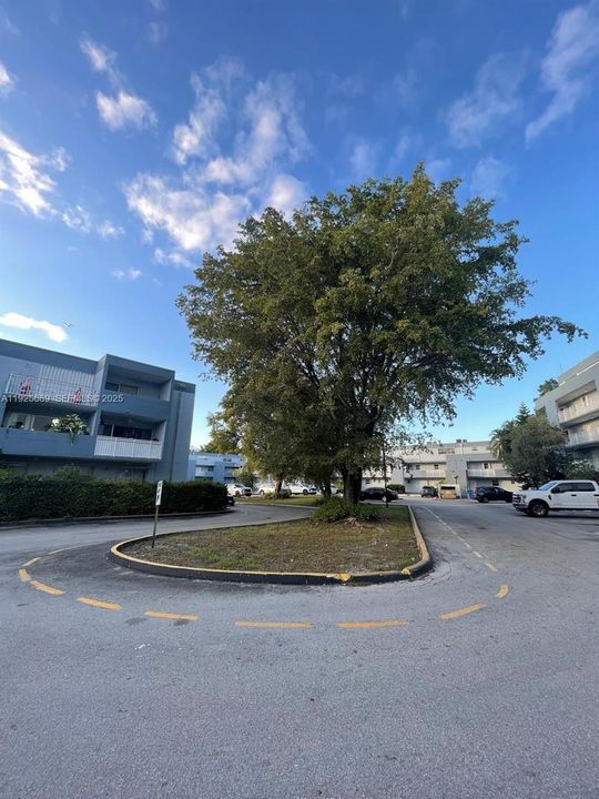 For Rent: $2,165 (1 beds, 1 baths, 1125 Square Feet)