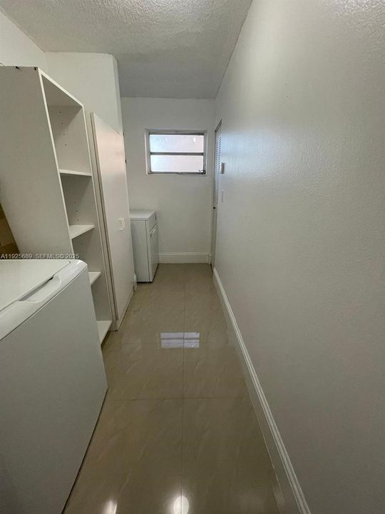 For Rent: $2,165 (1 beds, 1 baths, 1125 Square Feet)