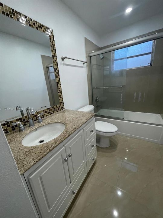 For Rent: $2,165 (1 beds, 1 baths, 1125 Square Feet)