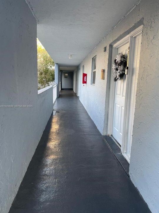 For Rent: $2,165 (1 beds, 1 baths, 1125 Square Feet)