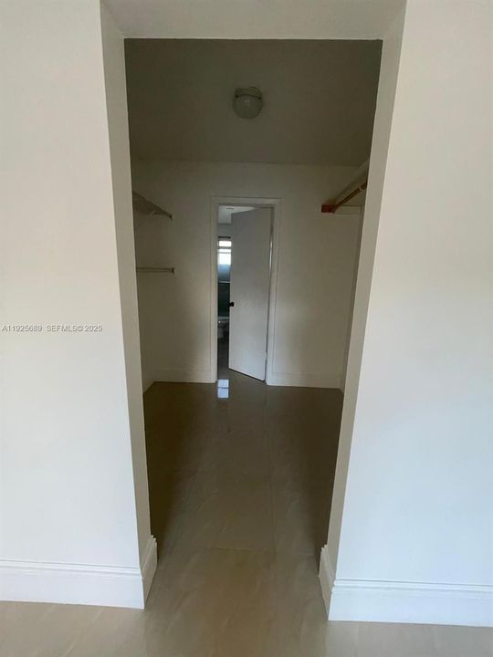 For Rent: $2,165 (1 beds, 1 baths, 1125 Square Feet)