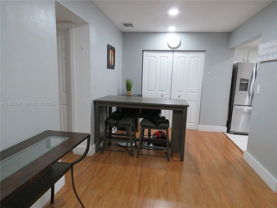 В аренду: $2,500 (2 спален, 2 ванн, 1250 Квадратных фут)