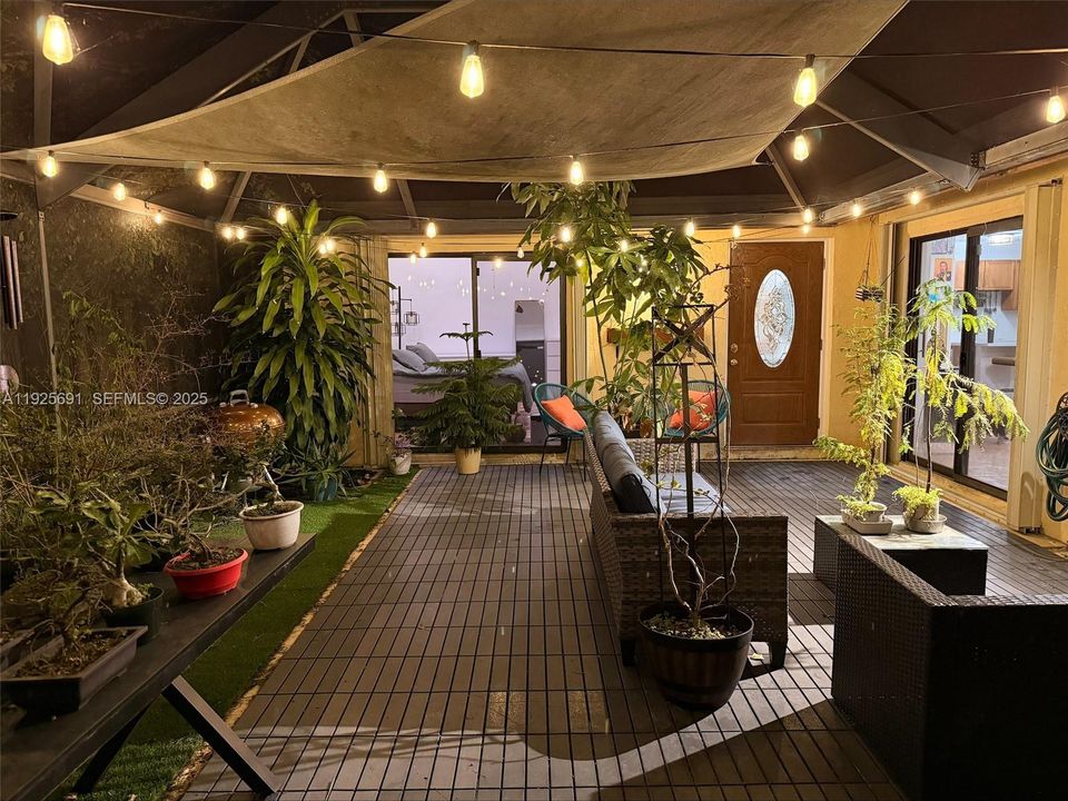 На продажу: $359,000 (2 спален, 2 ванн, 1001 Квадратных фут)