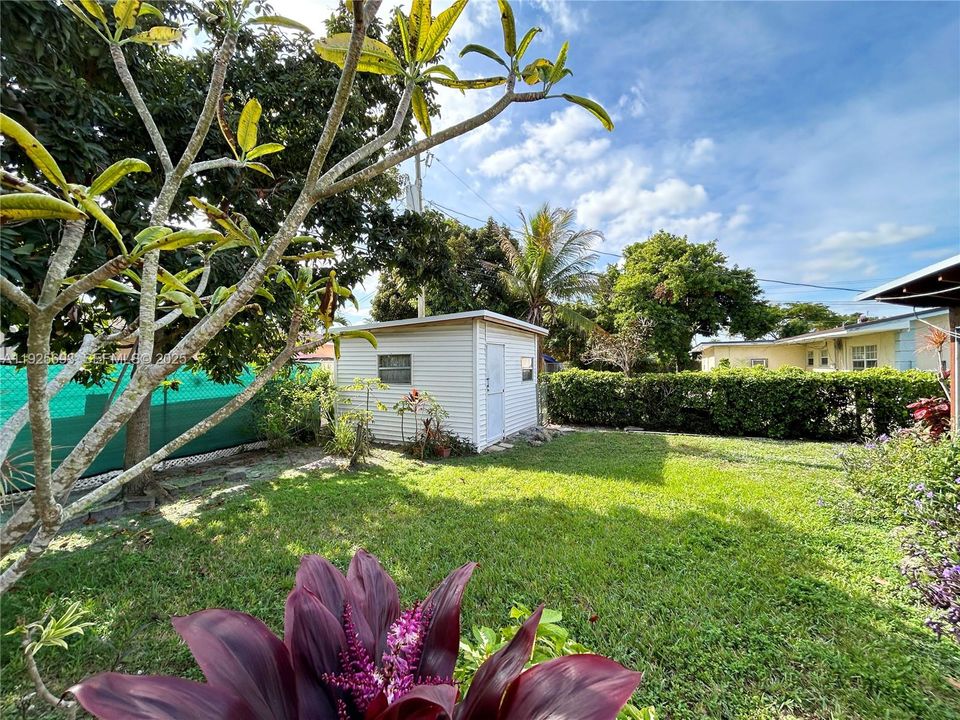 For Sale: $630,000 (3 beds, 2 baths, 1735 Square Feet)