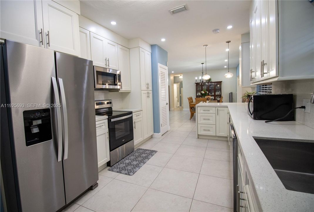 For Sale: $630,000 (3 beds, 2 baths, 1735 Square Feet)