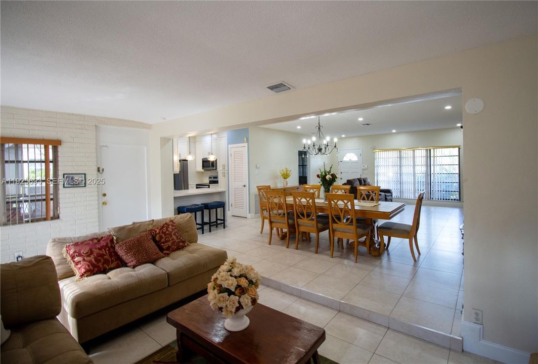 For Sale: $630,000 (3 beds, 2 baths, 1735 Square Feet)