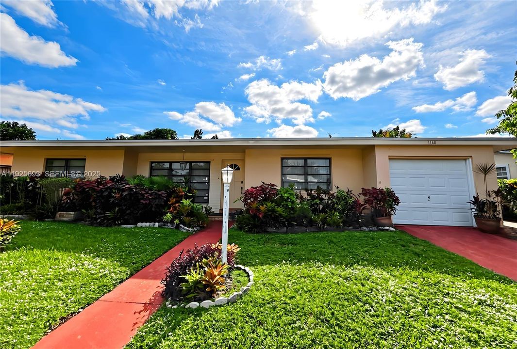 For Sale: $630,000 (3 beds, 2 baths, 1735 Square Feet)