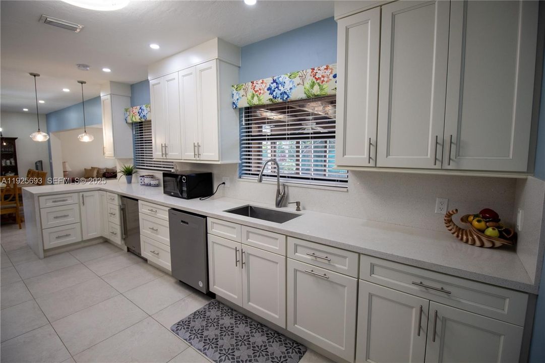 For Sale: $630,000 (3 beds, 2 baths, 1735 Square Feet)