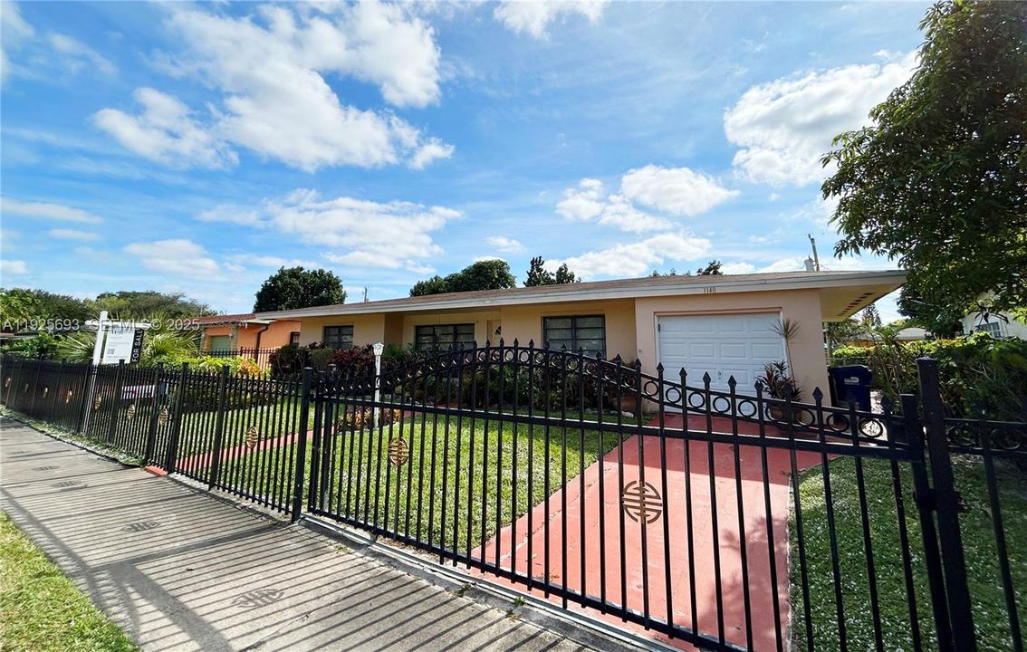 For Sale: $630,000 (3 beds, 2 baths, 1735 Square Feet)